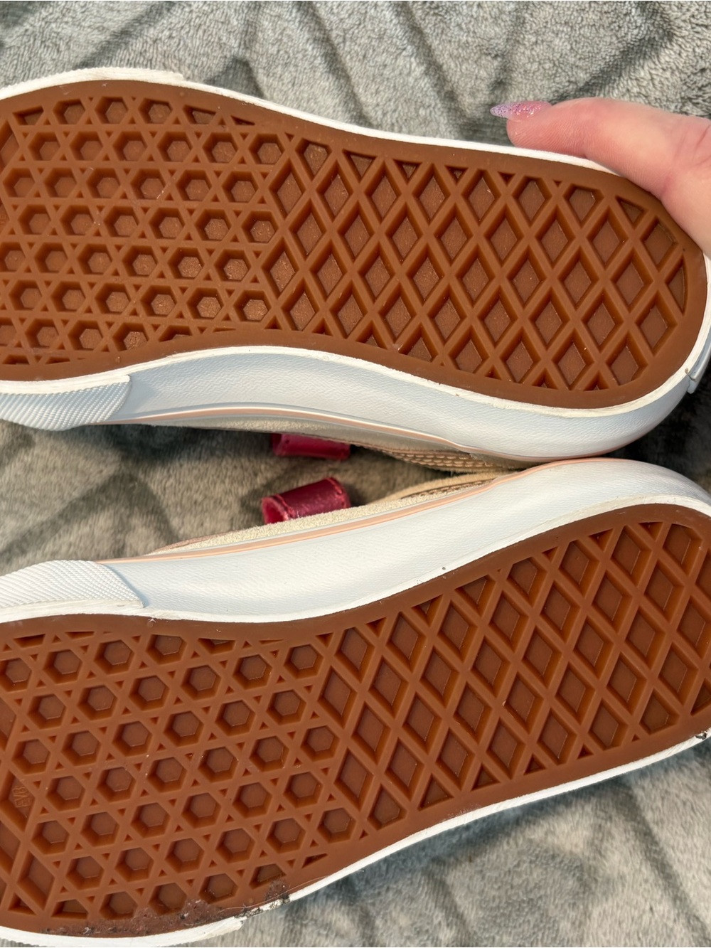 Vans Kids Suede Velcro Sneakers in Cream with Metallic Pink Accents Sz 1 - Picture 7 of 9
